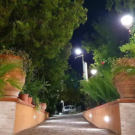 Hotel Leonardo 3*